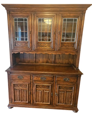 Шкаф Ethan Allen Hutch China Cabinet Royal Charter дубовое свинцовое стекло якобинский - Изображение 1 из 4