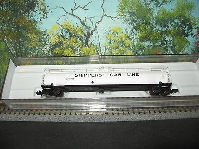 ATLAS N SCALE #37021/2/3 33,000 GAL.TANK CAR SHIPPERS CAR LINE #17054/065/070 - Image 1 of 4