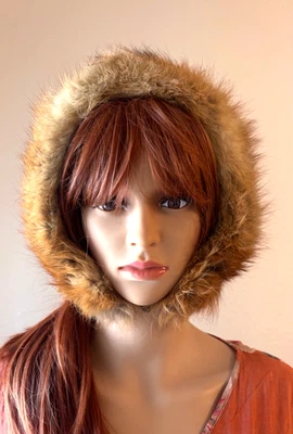 RARE! VINTAGE UKRAINE USSR~Real Fox Fur Hat Bonnet Style Button Close Lined S/M - Image 1 of 4