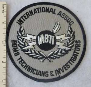 Original INTERNATIONAL ASSOCIATION of BOMB TECHNOLOGIES & INVESTIGATORS PATCH - Bild 1 von 2