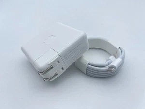 NEW Genuine 61W USB-C Power Charger Adapter For Apple MacBook PRO 13 inch A1718 - Picture 1 of 8
