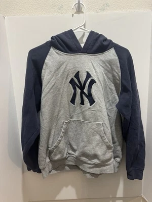New York Yankees MLB hoodie Boys youth size XL 18-20 Grey - Image 1 of 4