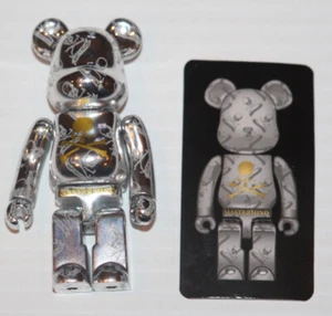 100% Medicom Bearbrick Series 45 - Minifigure argento segreto Mastermind con scheda - Foto 1 di 9