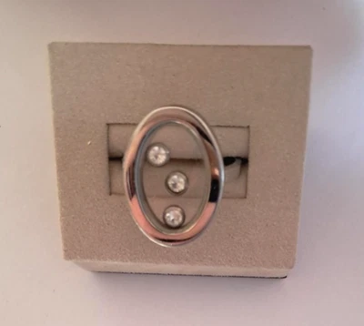 Anel de aço inoxidável INOX com vidro oval e três pedras brancas móveis, tamanho 9 - Imagem 1 de 4