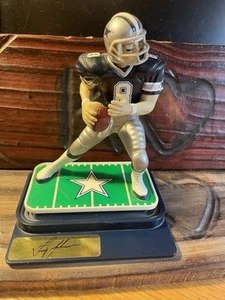 Troy Aikman Figure On Base 6.5inches (1998) by Kenner with replica signature - Picture 1 of 4