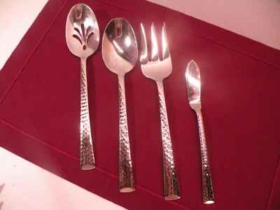 Juego de 4 piezas para servir tenedor martillado HAMPTON FORGE TOMODACHI DAWN INOXIDABLE ++ Foto 1 de 4