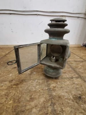 Lámpara solar con capucha de luz de latón modelo T era 1909-13 modelo 1032 con quemador solar  Foto 1 de 4