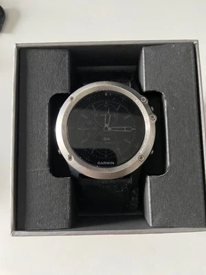 Garmin Fenix 3HR Smartwatch Laufen GPS Fitness Tracker und USB Ladegerät - Bild 1 von 4