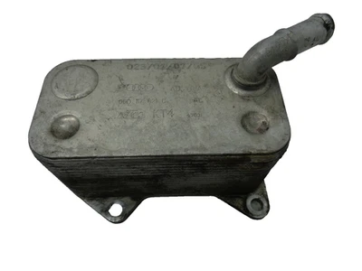 Audi A4 Quattro 2005-2009 enfriador de aceite de motor 2,0 L 06D117021C OEM AK2001236 Foto 1 de 4