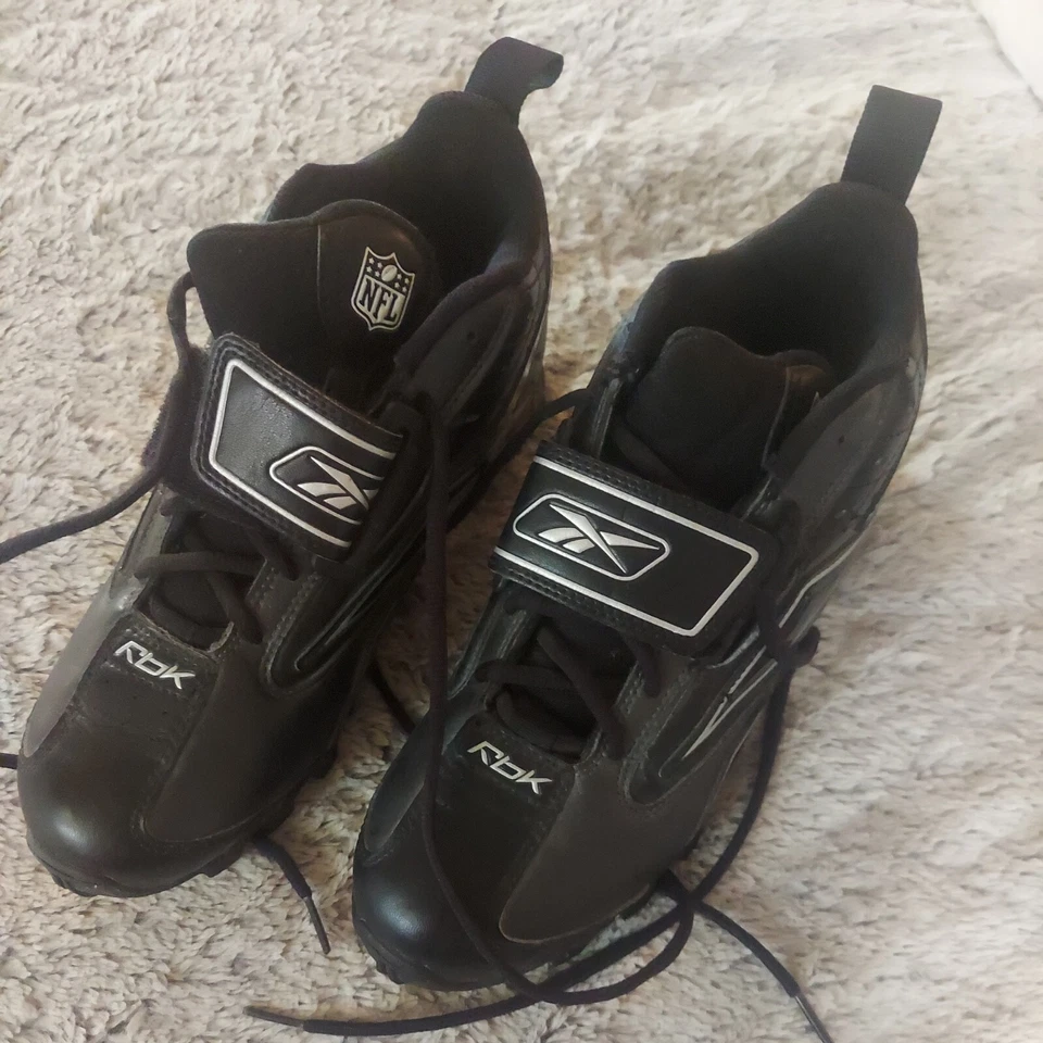 NFL REEBOK Black Classic Track Cleats Mens 7.5 Shoes RB 802 KTS - Image 1 of 4