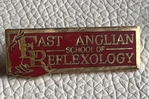 EAST ANGLIAN SCHOOL OF REFLEXOLOGY RARE pin badge lapel - Imagen 1 de 3