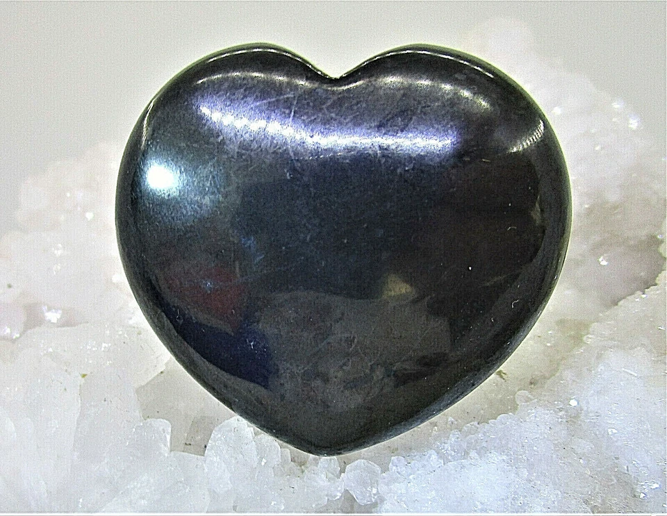HÄMATIT   Edelstein-Herz   HANDSCHMEICHLER    42x40x15 mm   - Bild 1 von 1