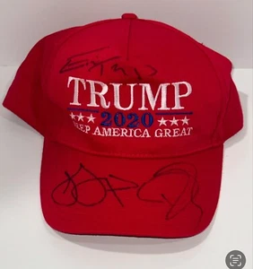 IVANKA TRUMP ERIC & DONALD TRUMP JR. FIRMADO KEEP AMERICA GRAN SOMBRERO CERTIFICADO DE AUTENTICIDAD JSA - Imagen 1 de 5