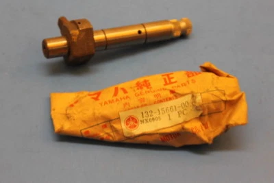 NOS Yamaha YCS1 YL1 YL2 Kick Axle 132-15661-00-00 - Image 1 of 4