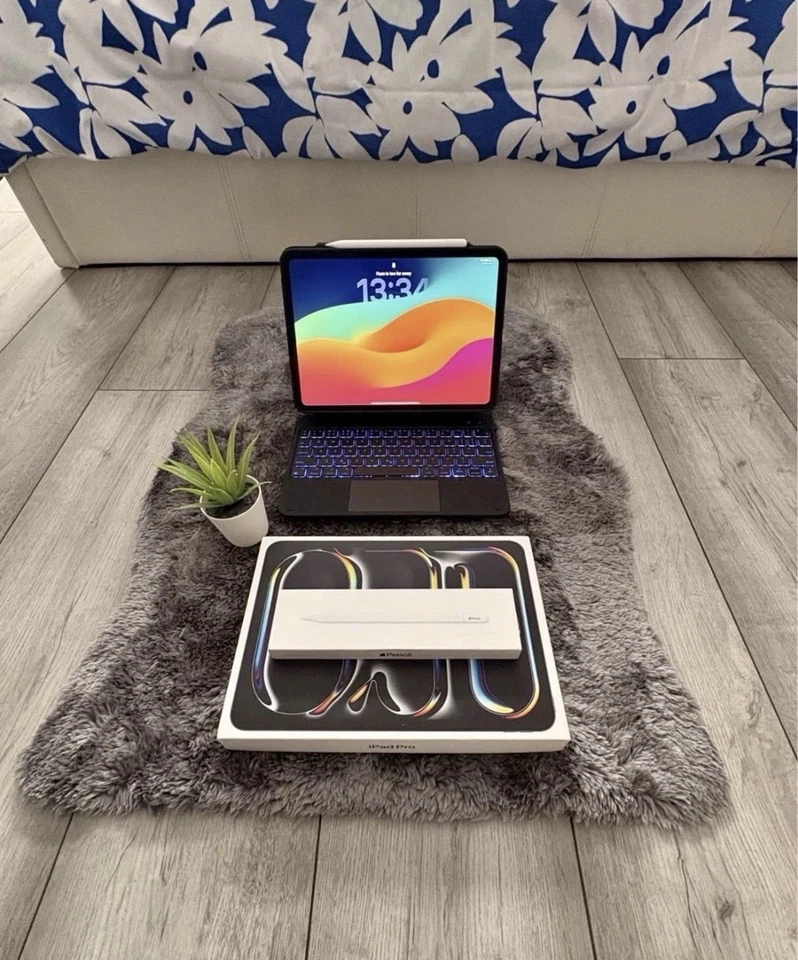 Apple iPad Pro 13 pulgadas 2024 M4 1 TB negro espacial WiFi 5G nuevo sellado - Imagen 1 de 3