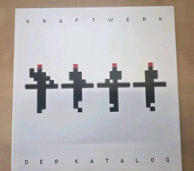 Kraftwerk Sammelbox mit 8CDs Und Großen Booklets. Der Katalog. - Bild 1 von 4