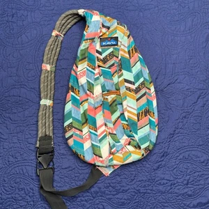 EUC KAVU Rope Sling Bag Geometric Chevron Print Crossbody Backpack Multi Pockets - Picture 1 of 6