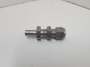 Swagelok 3/8 Tube X 3/8 Tube Compression Bulkhead - Picture 1 of 4
