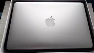 USED: MacBook Air 11",2015E,A1465,JPN keyboard, bundled with a US Charger, boxed - Picture 1 of 18