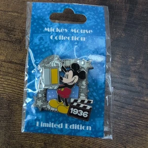 Hong Kong Disneyland Mickey Mouse 1936 Collection Limited Edition Pin Badge 3d - Picture 1 of 2