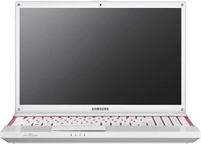 Samsung NP300V5A-A04UK Intel Pentium Intel HD Graphics Win 10 15.6" Laptop White - Image 1 of 4
