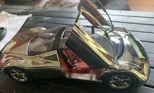 Revell 1/18 Scale diecast - 08426 Audi Avus Quattro Brushed Alloy Finish - Picture 1 of 7