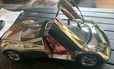 Revell 1/18 Scale diecast - 08426 Audi Avus Quattro Brushed Alloy Finish - Image 1 of 4