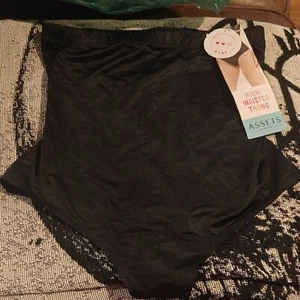 Tanga Spanx Assets grande negra de talle alto - Imagen 1 de 2