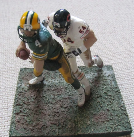 2003 McFarlane Sports Picks NFL Brett Favre Brian Urlacher Packers Bears Loose Cover