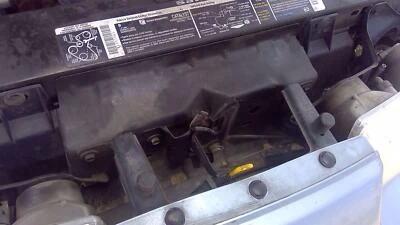 1999 - 2002 年土星 Sl1 轿车罩闩锁带前支撑支架 Oem 安装 — 第 1/4 张图片