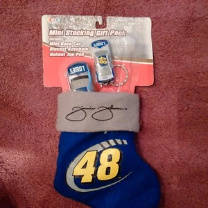 Mini Paquete de Regalo de Medias Jimmie Johnson (falta casco pluma superior) - Imagen 1 de 1