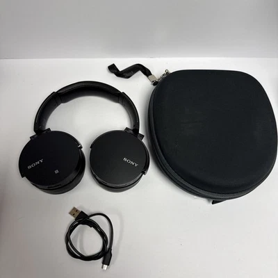 SONY MDR-XB950BT Extra Bass Wireless Headphones Over-Ear Headphones Black/Red - Image 1 of 4