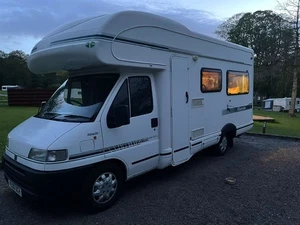 Motorhome - Picture 1 of 11