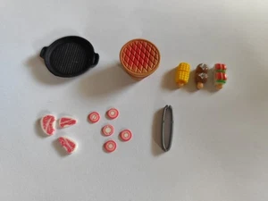Miniatur Set Grillen Fleisch Spieß Grillzange Wichtel Puppenhaus - Bild 1 von 5