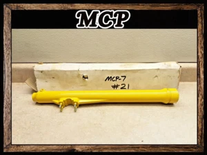 Tubo de horquilla inferior derecha Suzuki RM125 1983 de colección como nuevo en caja #51130-14140-163 MCP-7 #21 - Imagen 1 de 15