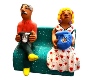Josefina Aguilar Escultura de Arcilla Pareja En Banco Arte Popular Mexicano Turista Rubia - Imagen 1 de 12