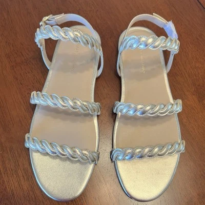 Sandalias planas Stuart Weitzman Twistie platino para mujer 6,5B con tiras NUEVAS Foto 1 de 4