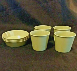 Vintage Green Melamine Cups & Bowls 8 Pcs - Coffee Camping Picnic UNBREAKABLE - Picture 1 of 5