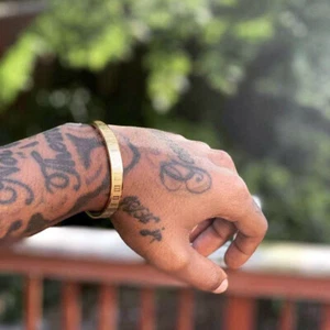 Pulseras brazaletes de lujo con números romanos de oro acero inoxidable para hombres - Imagen 1 de 12