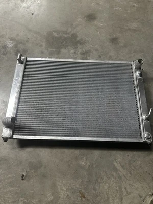 2008-2013 INFINITI G37 COUPE A/T RWD RADIATOR - Image 1 of 4