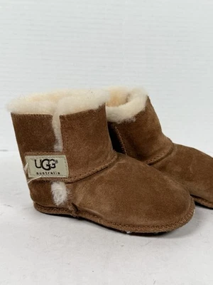Mini Bota UGG Erin Bebé Talla Mediana EE. UU. 4 a 5 Foto 1 de 4