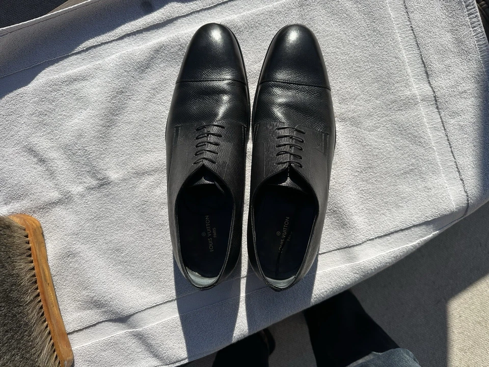 Zapatos de vestir Louis Vuitton de cuero taiga negros para hombre talla LV 9,5 EE. UU. talla 10,5 Foto 1 de 4