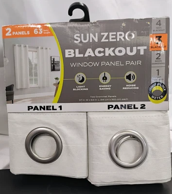 Panel de cortinas oscuras texturizadas Sun Zero Wylder paquete de 2 37” W x 63” L, perla Foto 1 de 4
