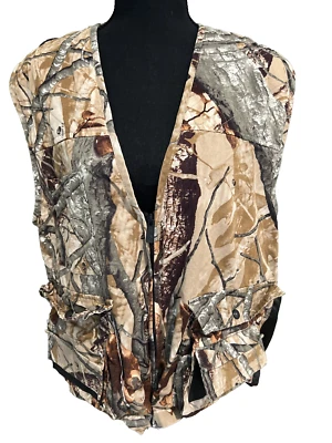 Outfitters Ridge Vest Men's Size M(38-40) Fishing, Hunting Fushion 3.0 Camo - Image 1 of 4