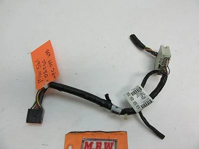 CONECTOR ENCHUFE CABLE APAGADO RADIO ESTÉREO 6 DISCOS REPRODUCTOR DE CD ARNÉS EXTREMO CLIP COLA DE CERDO Foto 1 de 4