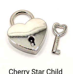 Wonderful silver plated working heart lock with key for necklace diary suitcase - Picture 1 of 5