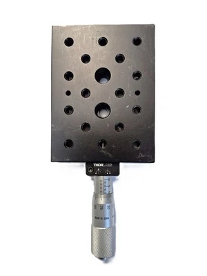 Thorlabs  PT1/M - 25.0 mm Translation Stage with Standard Micrometer, M6 Taps - Imagen 1 de 4