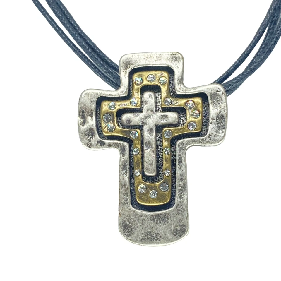 Collar colgante Premier Designs Jewelry Haven cruz de plata y latón con cristales Foto 1 de 4