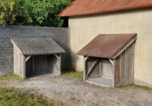 Model Scene HO Scale 1/87 Wooden Structures Two Sheds to The Wall