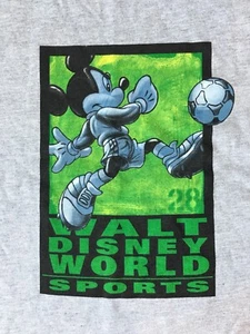 True Vintage 90’s WALT DISNEY WORLD SPORTS MICKEY SOCCER # 28 - GOAT T-SHIRT - S - RARE - Bild 1 von 5